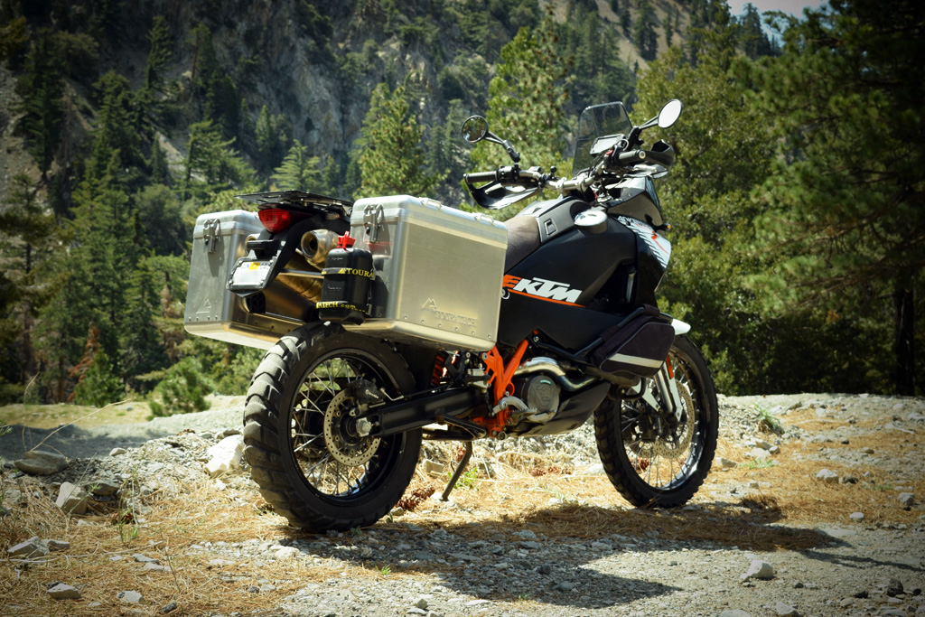 hard-panniers-for-motorcycles.jpg